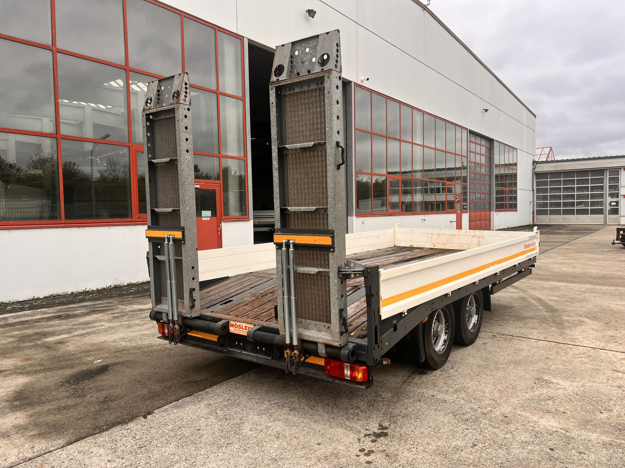 Möslein TTS 11 Schwebheim Tandemtieflader - Žemo profilio platforma priekaba: foto 3 Möslein TTS 11 Schwebheim Tandemtieflader - Žemo profilio platforma priekaba: foto 3