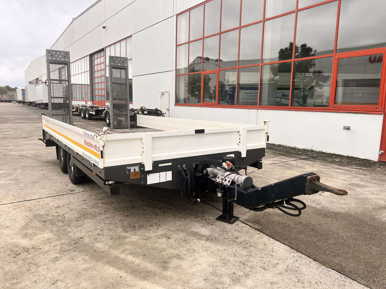 Möslein TTS 11 Schwebheim Tandemtieflader - Žemo profilio platforma priekaba: foto 2 Möslein TTS 11 Schwebheim Tandemtieflader - Žemo profilio platforma priekaba: foto 2