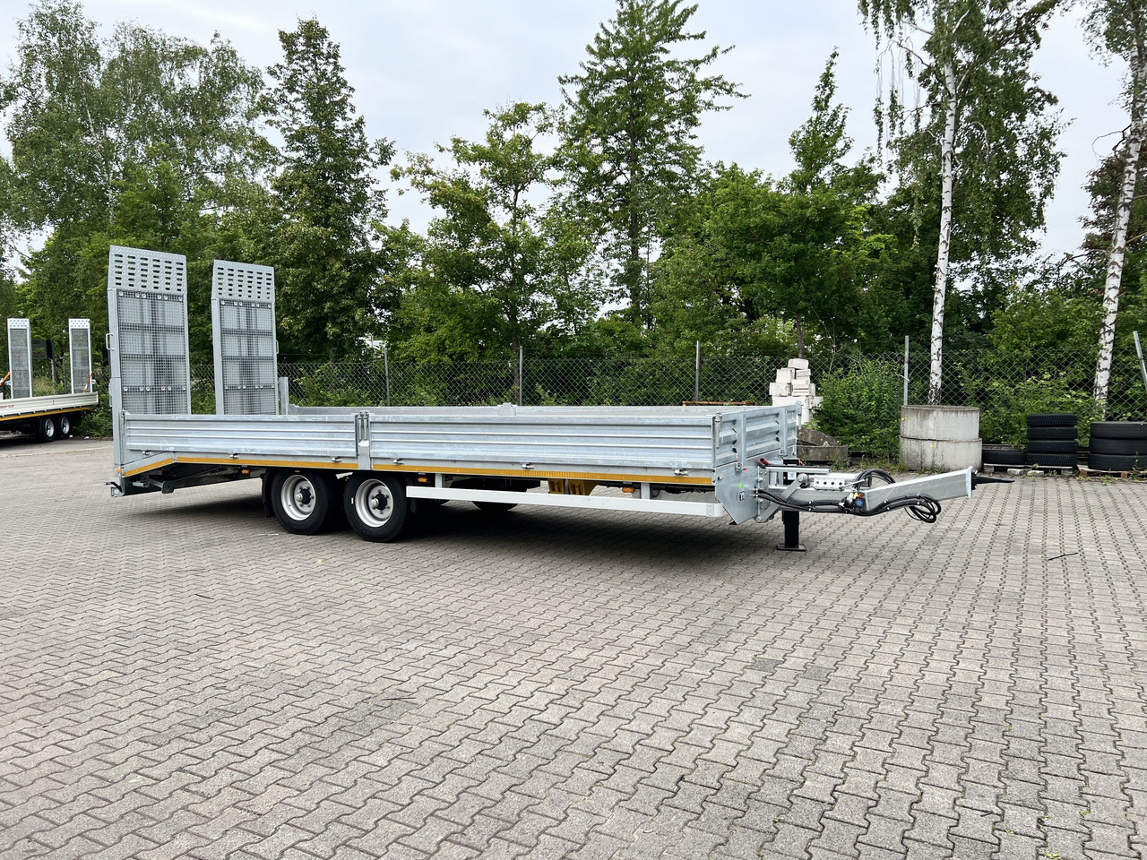 Möslein TTT 11- 7,28 BR Neuer Tandemtieflader, 7,28 m Ladefläche, breite Rampen - Žemo profilio platforma priekaba: foto 4 Möslein TTT 11- 7,28 BR Neuer Tandemtieflader, 7,28 m Ladefläche, breite Rampen - Žemo profilio platforma priekaba: foto 4