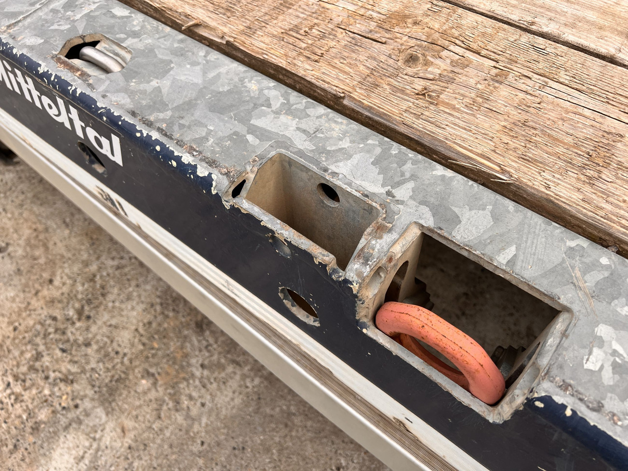 Žemo profilio platforma priekaba pervežimui sunkiosios technikos Müller Mitteltal D3 3 Achs Tieflader 9 m, Verzinkt, Wenig Benutzt: foto 11 Žemo profilio platforma priekaba pervežimui sunkiosios technikos Müller Mitteltal D3 3 Achs Tieflader 9 m, Verzinkt, Wenig Benutzt: foto 11