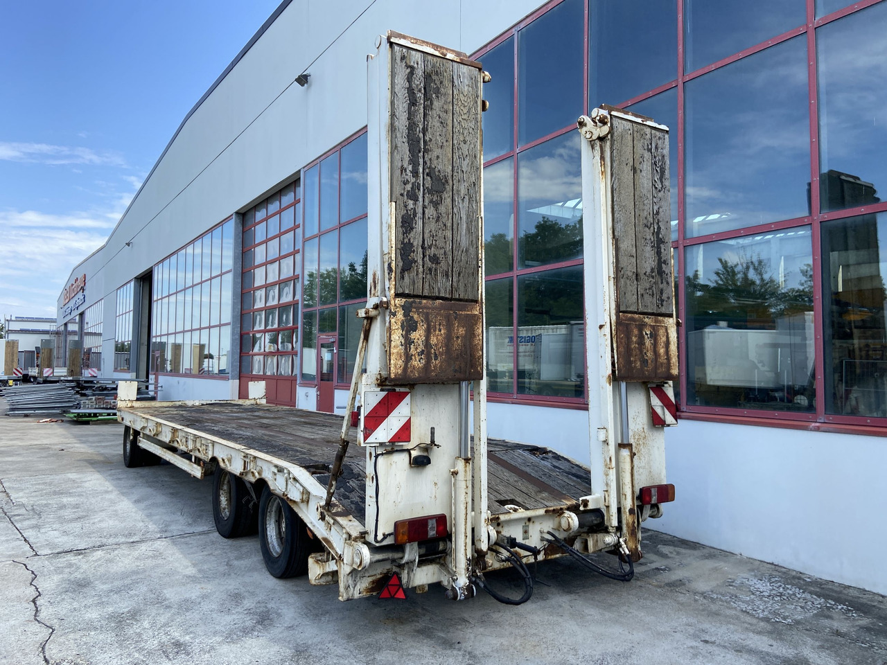 Müller Mitteltal PT 30 3 Achs Tieflader 9,20 m Ladefläche - Žemo profilio platforma priekaba: foto 2 Müller Mitteltal PT 30 3 Achs Tieflader 9,20 m Ladefläche - Žemo profilio platforma priekaba: foto 2