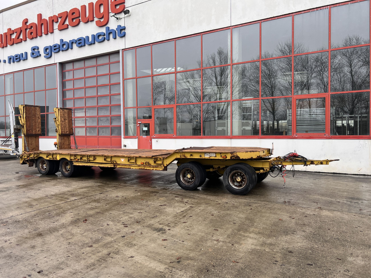 Müller Mitteltal T4 PROFI 40,0 4 Achs Tiefladeranhänger - Žemo profilio platforma priekaba: foto 4 Müller Mitteltal T4 PROFI 40,0 4 Achs Tiefladeranhänger - Žemo profilio platforma priekaba: foto 4