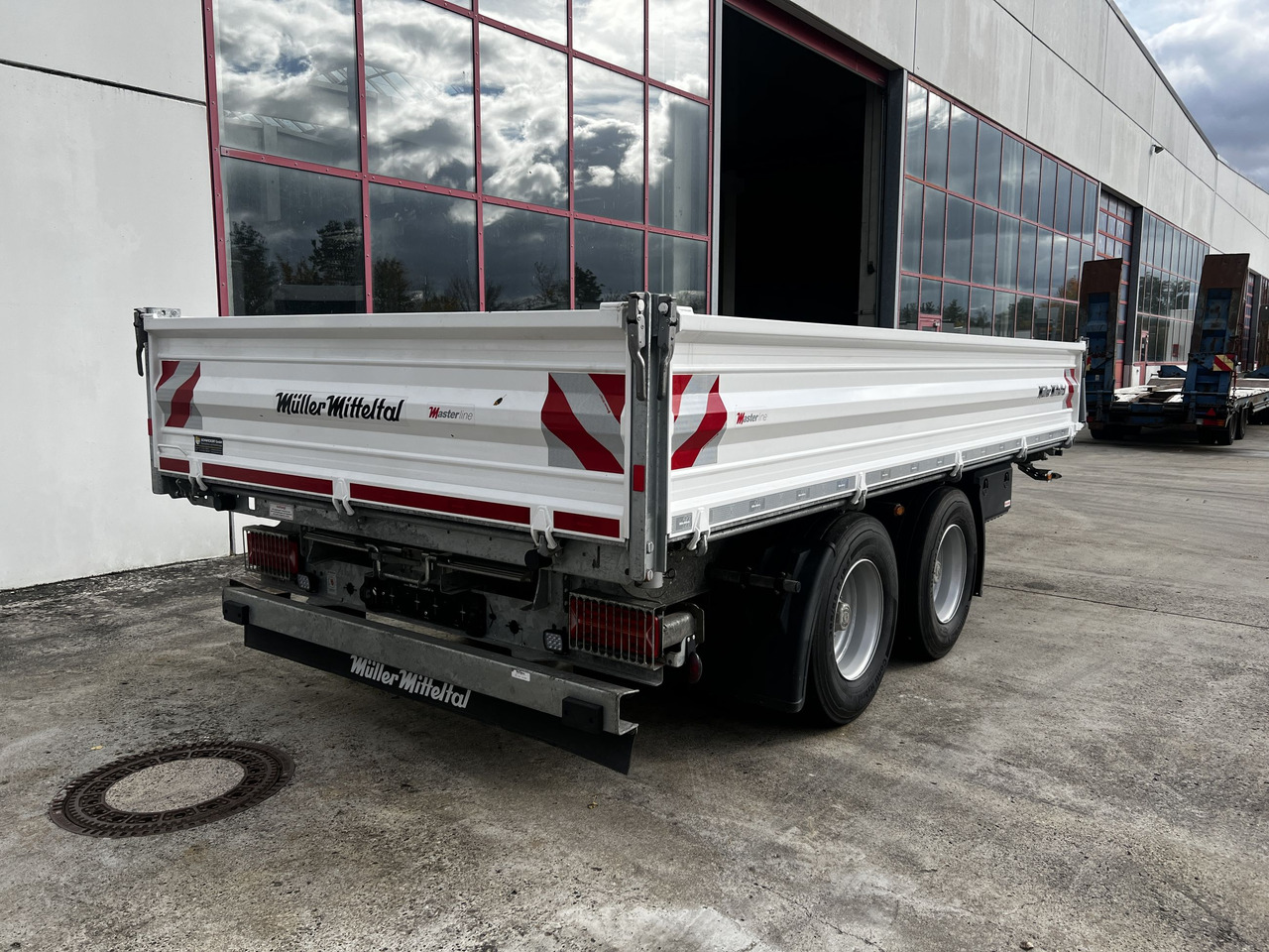 Müller Mitteltal TA-2 14,4 t Tandemkipper- Tieflader Breitbereifung NEUWERTIG - Savivartis priekaba: foto 5 Müller Mitteltal TA-2 14,4 t Tandemkipper- Tieflader Breitbereifung NEUWERTIG - Savivartis priekaba: foto 5