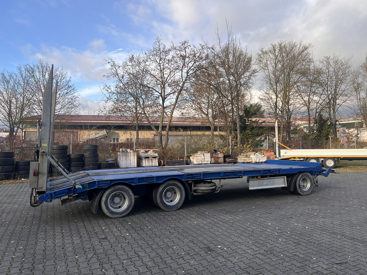 T3 3 Achs Tiefladeranhänger - Žemo profilio platforma priekaba: foto 1 T3 3 Achs Tiefladeranhänger - Žemo profilio platforma priekaba: foto 1