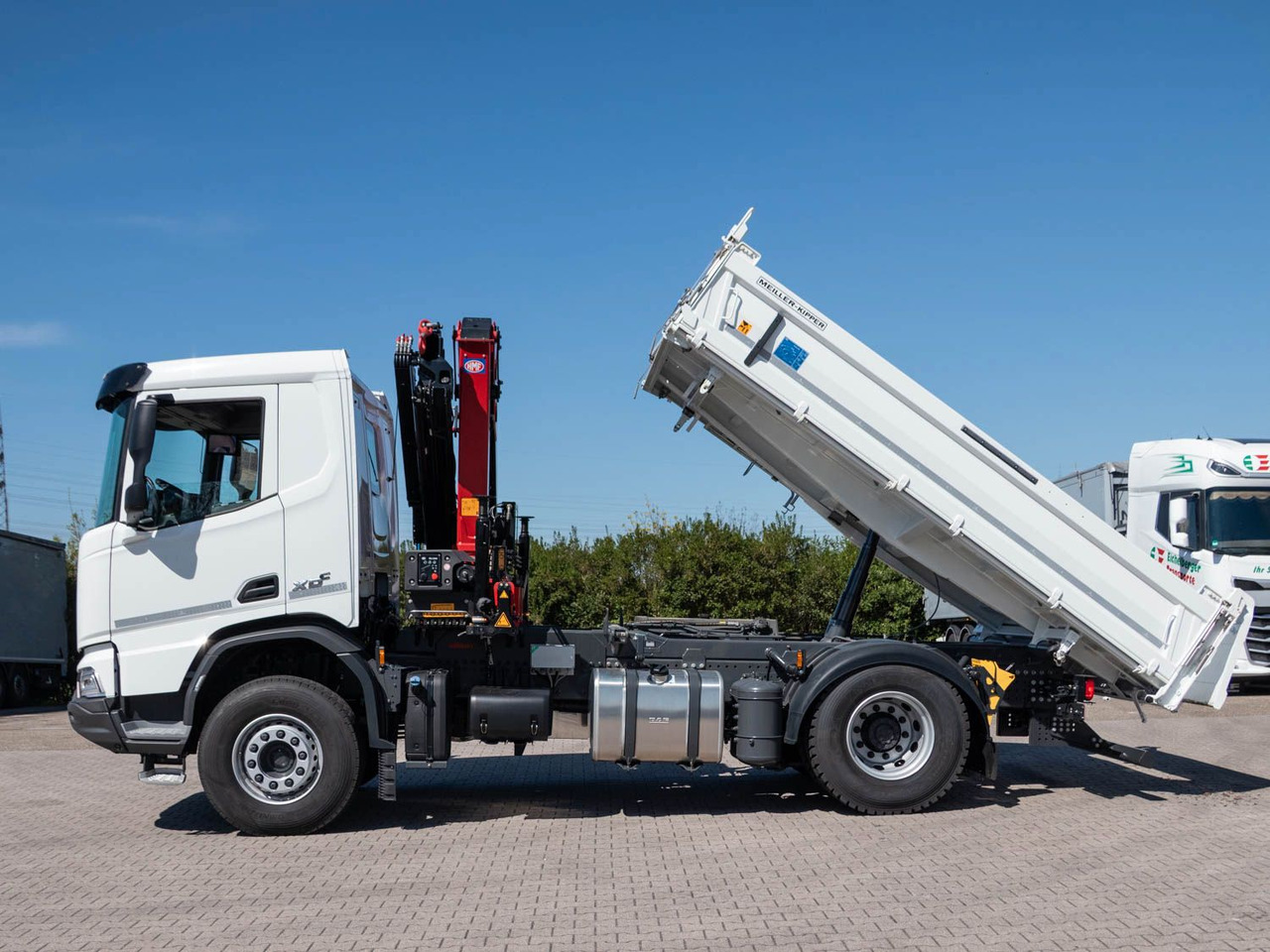 DAF FA XDC 370 Krankipper DAF XDC 370 FA Meiller Krankipper HMF - Sunkvežimis su kranu, Savivartis sunkvežimis: foto 3 DAF FA XDC 370 Krankipper DAF XDC 370 FA Meiller Krankipper HMF - Sunkvežimis su kranu, Savivartis sunkvežimis: foto 3