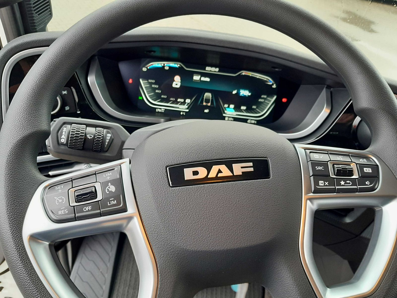 Nauja Važiuoklės sunkvežimis DAF XD 370 Fahrgestell DAF XD 370 Fa Swing-Board-Aufbau: foto 16 Nauja Važiuoklės sunkvežimis DAF XD 370 Fahrgestell DAF XD 370 Fa Swing-Board-Aufbau: foto 16