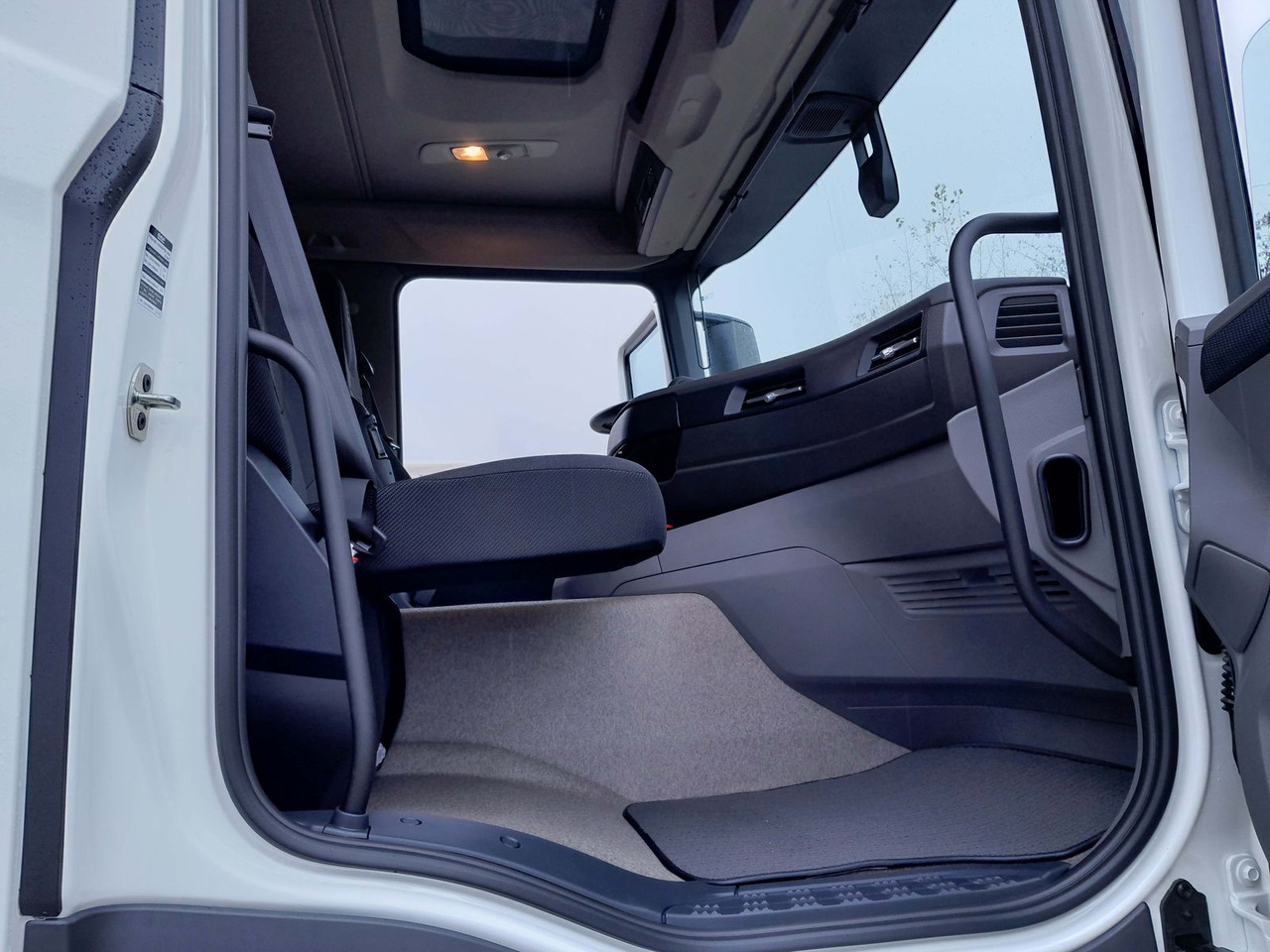 Nauja Važiuoklės sunkvežimis DAF XD 370 Fahrgestell DAF XD 370 Fa Swing-Board-Aufbau: foto 9 Nauja Važiuoklės sunkvežimis DAF XD 370 Fahrgestell DAF XD 370 Fa Swing-Board-Aufbau: foto 9