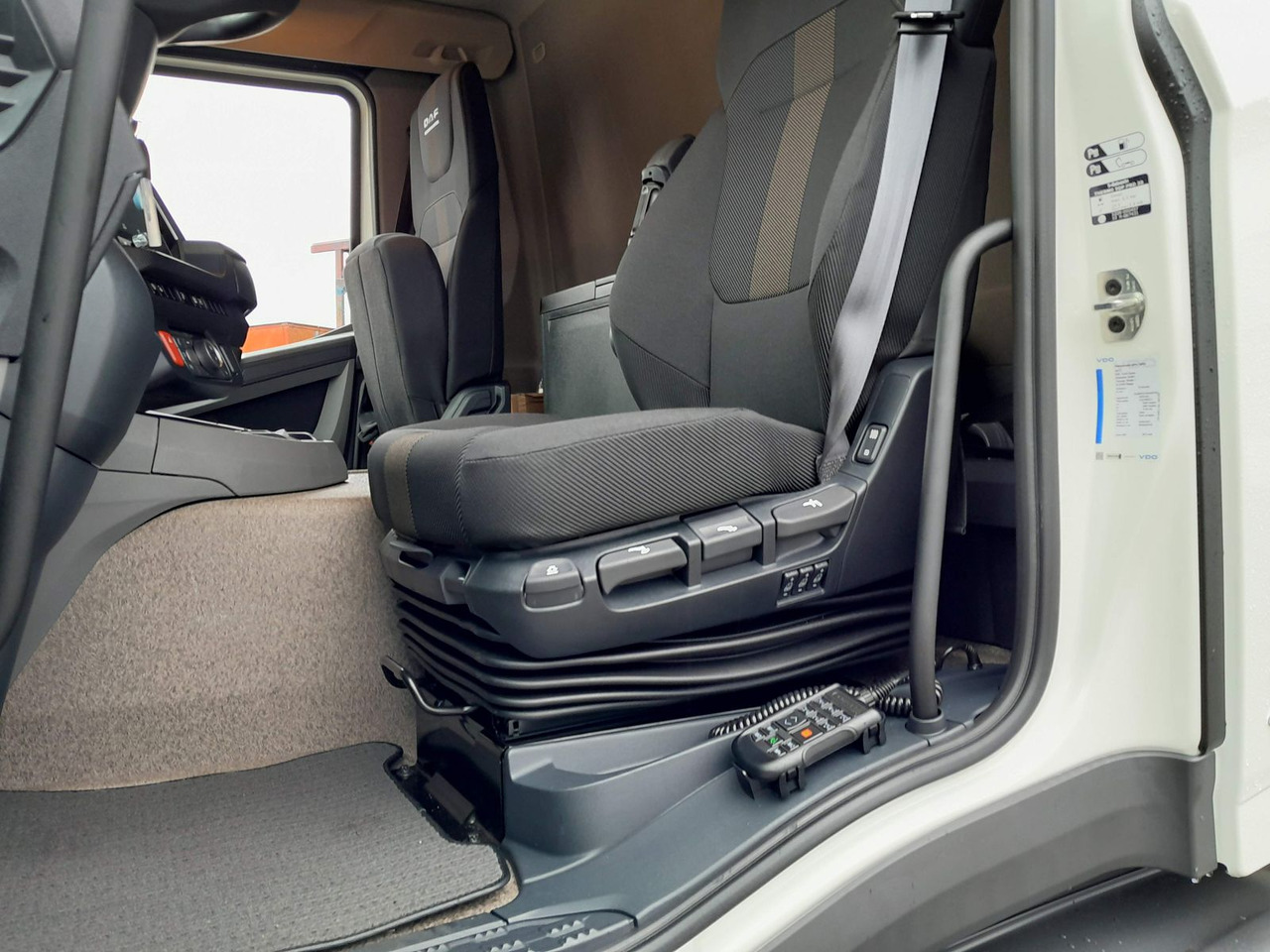 Nauja Važiuoklės sunkvežimis DAF XD 370 Fahrgestell DAF XD 370 Fa Swing-Board-Aufbau: foto 12 Nauja Važiuoklės sunkvežimis DAF XD 370 Fahrgestell DAF XD 370 Fa Swing-Board-Aufbau: foto 12