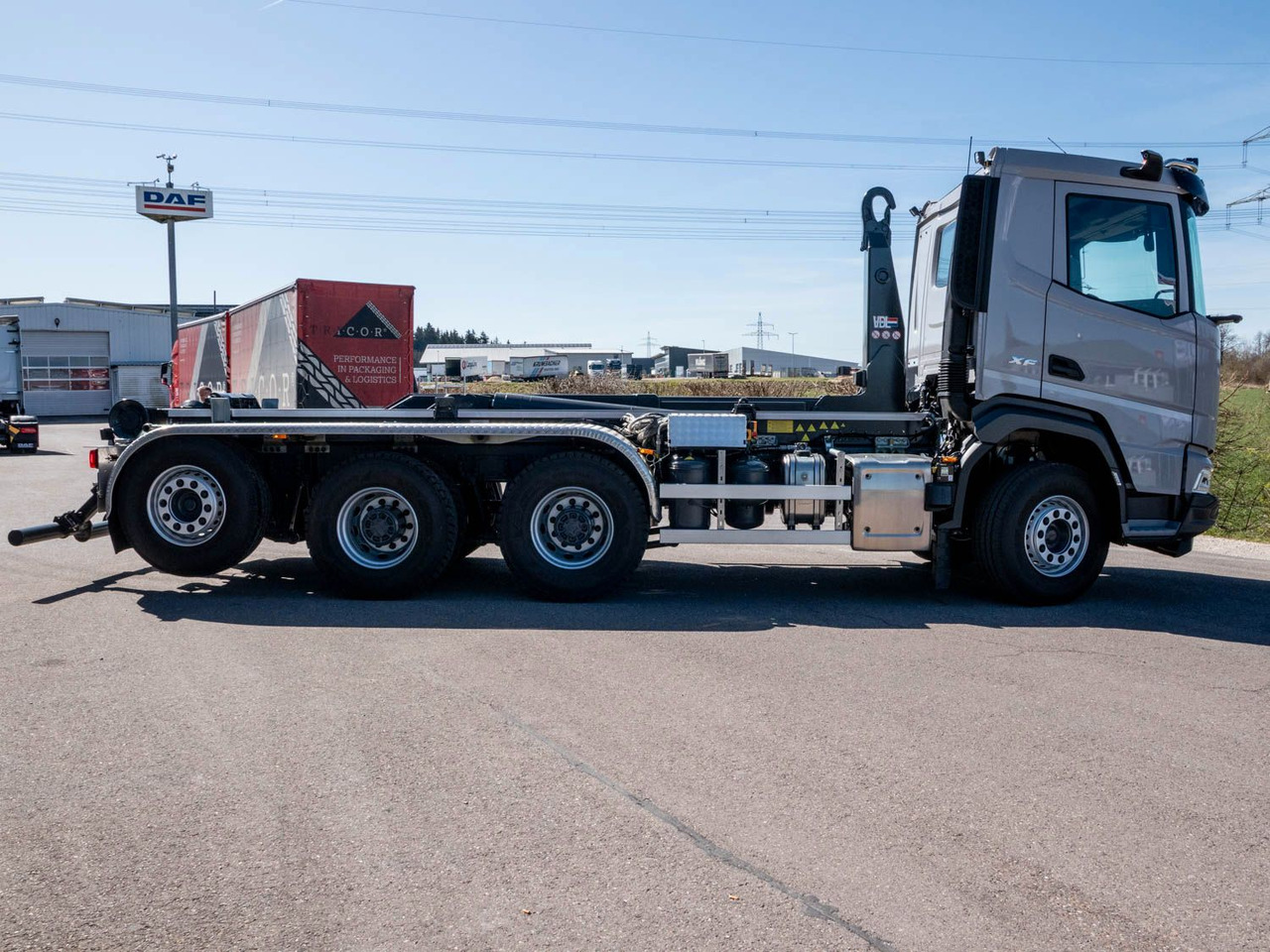 DAF XF 530 FAW mit VDL Abrollkipper DAF XF 530 FAW mit VDL Abrollkipper - Hook-lift sunkvežimis: foto 4 DAF XF 530 FAW mit VDL Abrollkipper DAF XF 530 FAW mit VDL Abrollkipper - Hook-lift sunkvežimis: foto 4