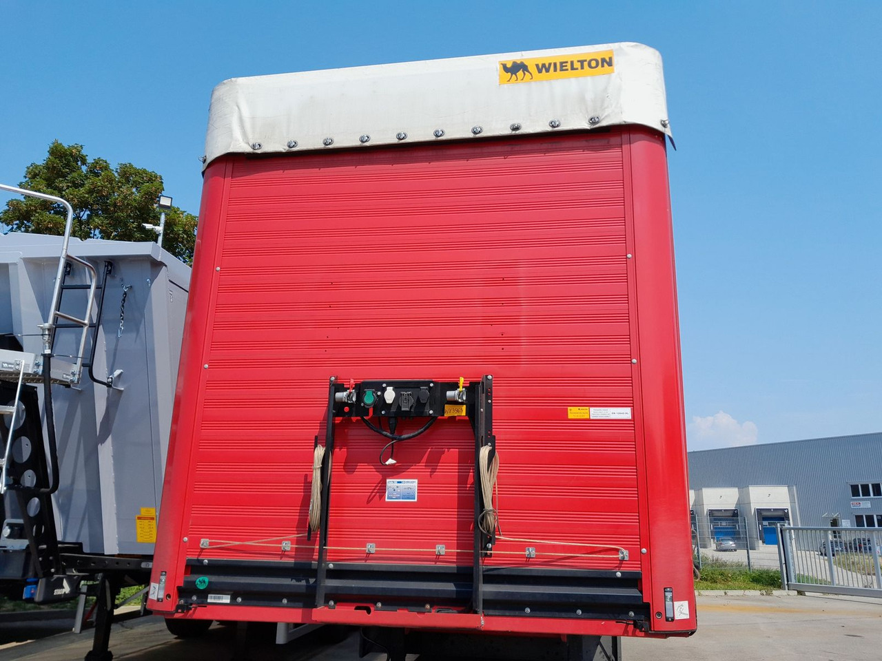 Wielton Strong Light Schiebeplanensattel NS3K - Tentinė puspriekabė: foto 3 Wielton Strong Light Schiebeplanensattel NS3K - Tentinė puspriekabė: foto 3