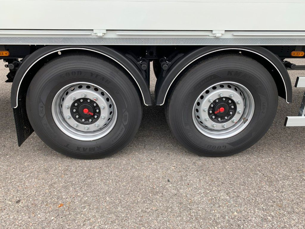 Zentralachsanhänger Swing-Board I tiefgekuppelt - Gėrimų tiekimo priekaba: foto 3 Zentralachsanhänger Swing-Board I tiefgekuppelt - Gėrimų tiekimo priekaba: foto 3