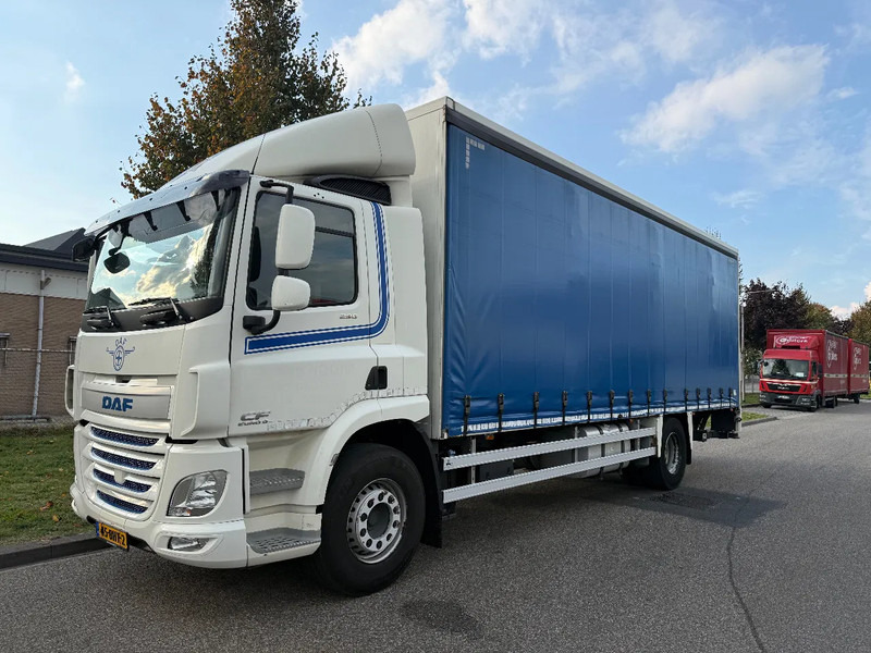 DAF CF 290 2016 - Furgonas sunkvežimis: foto 1 DAF CF 290 2016 - Furgonas sunkvežimis: foto 1