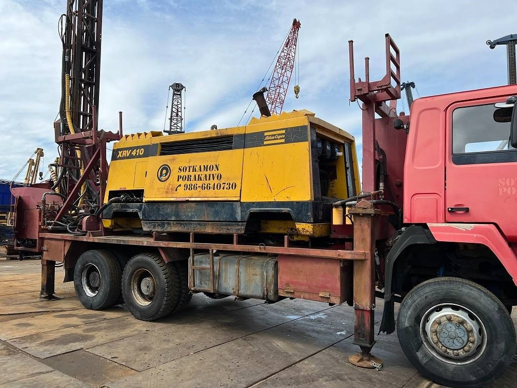 Sisu 12E480 6X6 WATER WELL DRILL ATLAS COPCO XRV410 (50 - Gręžimo mašina: foto 2 Sisu 12E480 6X6 WATER WELL DRILL ATLAS COPCO XRV410 (50 - Gręžimo mašina: foto 2