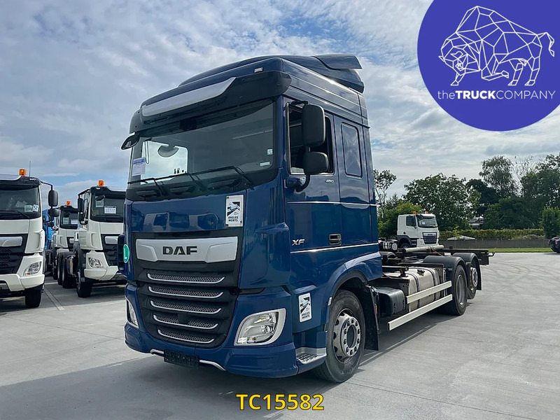 DAF XF Euro6 480 - Konteineris-vežimus/ Sukeisti kūną sunkvežimis: foto 1 DAF XF Euro6 480 - Konteineris-vežimus/ Sukeisti kūną sunkvežimis: foto 1