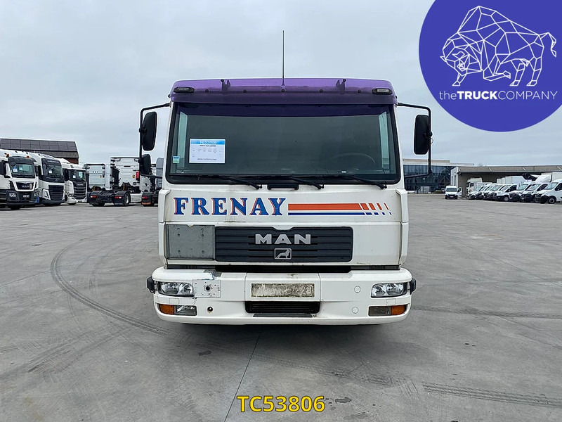MAN L 2000 12.220 - Autocisterna: foto 2 MAN L 2000 12.220 - Autocisterna: foto 2