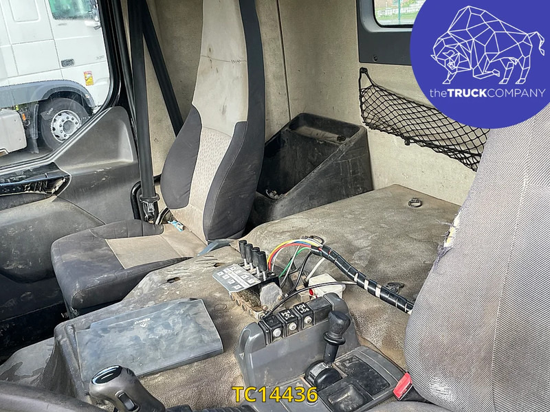 Renault Kerax 370 - Konteineris-vežimus/ Sukeisti kūną sunkvežimis: foto 3 Renault Kerax 370 - Konteineris-vežimus/ Sukeisti kūną sunkvežimis: foto 3