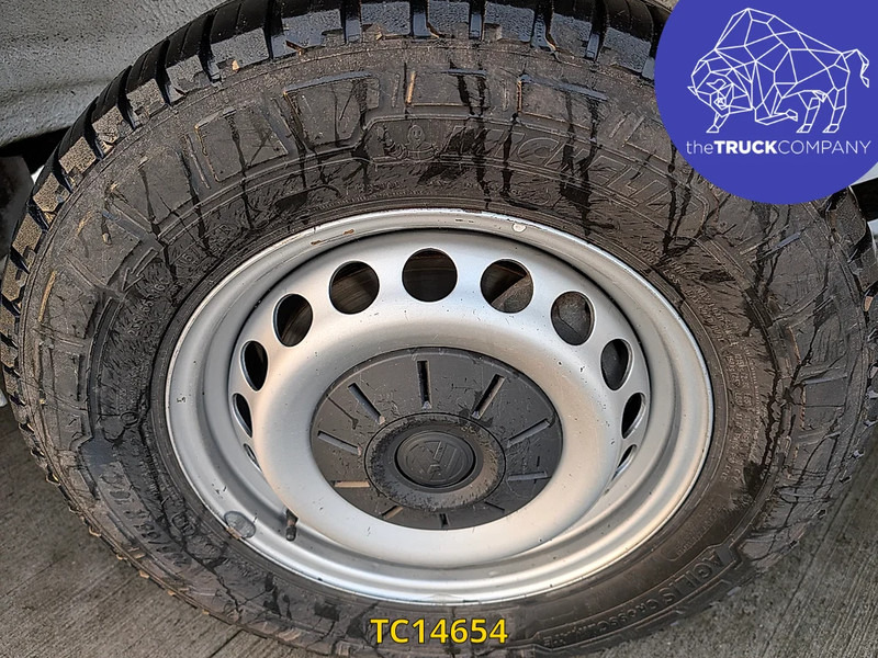 Volkswagen Crafter 180 L1H2 lizingą Volkswagen Crafter 180 L1H2: foto 13 Volkswagen Crafter 180 L1H2 lizingą Volkswagen Crafter 180 L1H2: foto 13