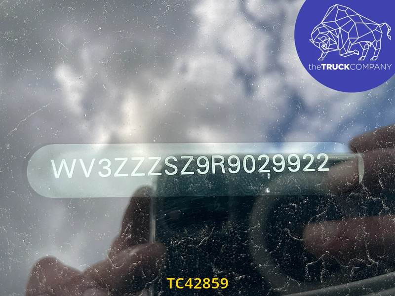 Volkswagen Crafter 2.0 TDI BOX + LIFT - Furgonas su krovinių dėže: foto 3 Volkswagen Crafter 2.0 TDI BOX + LIFT - Furgonas su krovinių dėže: foto 3