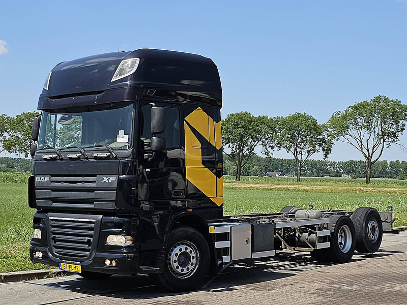 DAF XF 105.460 SSC 6X2 FAS MANUAL - Važiuoklės sunkvežimis: foto 2 DAF XF 105.460 SSC 6X2 FAS MANUAL - Važiuoklės sunkvežimis: foto 2