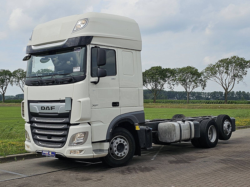 DAF XF 480 SSC 6X2 FAR INTARDER - Važiuoklės sunkvežimis: foto 2 DAF XF 480 SSC 6X2 FAR INTARDER - Važiuoklės sunkvežimis: foto 2