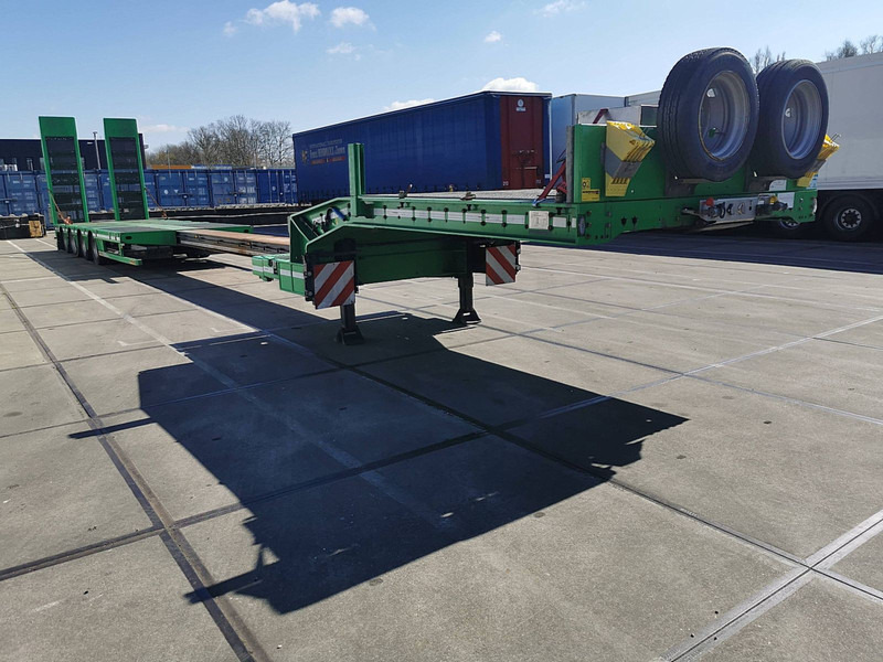 Faymonville 4 AXLE LOW BED EXTENDABLE RAMPS - Žemo profilio platforma puspriekabė: foto 3 Faymonville 4 AXLE LOW BED EXTENDABLE RAMPS - Žemo profilio platforma puspriekabė: foto 3