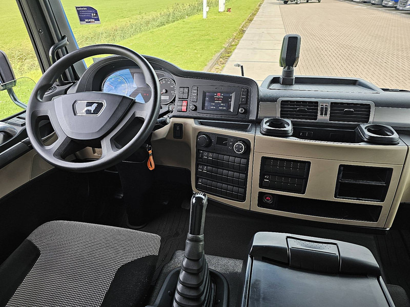 Interior photo 1: Furgonas sunkvežimis MAN 8.220 TGL MANUAL AIRCO LIFT