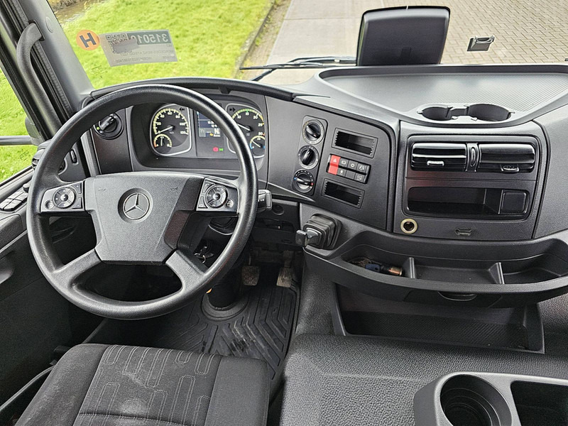 Interior photo 1: Konteineris-vežimus/ Sukeisti kūną sunkvežimis Mercedes-Benz ATEGO 1227 AIRCO WB 475 AHK