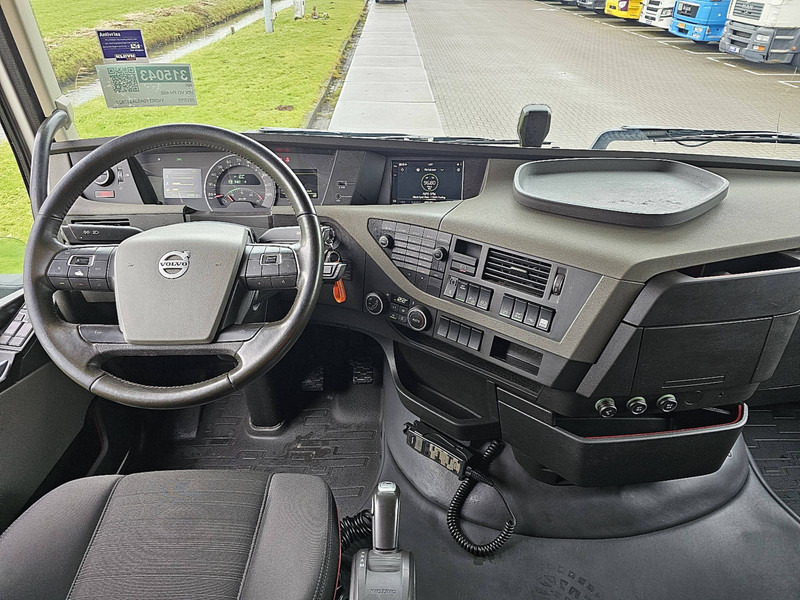 Interior photo 1: Vilkikas Volvo FH 460 ALCOA'S I-SEE ACC