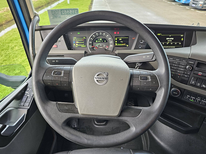 Interior photo 2: Vilkikas Volvo FH 460 PTO SKIRTS VEB+ Interior photo 2: Vilkikas Volvo FH 460 PTO SKIRTS VEB+