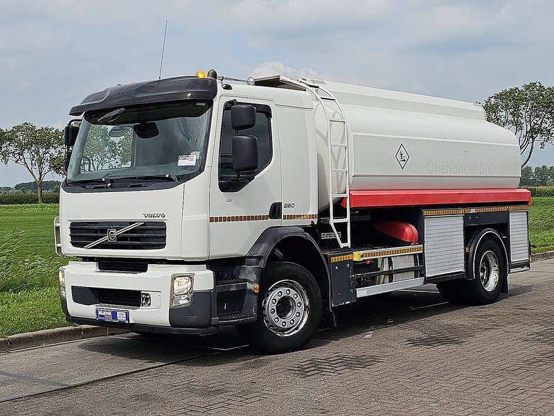 Volvo FE 260.18 - Autocisterna: foto 2 Volvo FE 260.18 - Autocisterna: foto 2