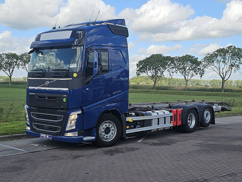 Volvo FH 540 - Konteineris-vežimus/ Sukeisti kūną sunkvežimis: foto 2 Volvo FH 540 - Konteineris-vežimus/ Sukeisti kūną sunkvežimis: foto 2