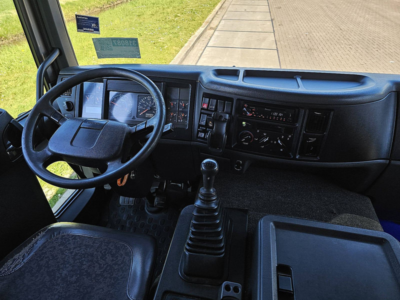 Interior photo 2: Furgonas sunkvežimis Volvo FL 614.180 NL-TRUCK TAILLIFT