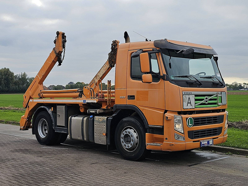 Volvo FM 330 - Nuožulnaus pakėlimo ant platformos sunkvežimis: foto 5 Volvo FM 330 - Nuožulnaus pakėlimo ant platformos sunkvežimis: foto 5