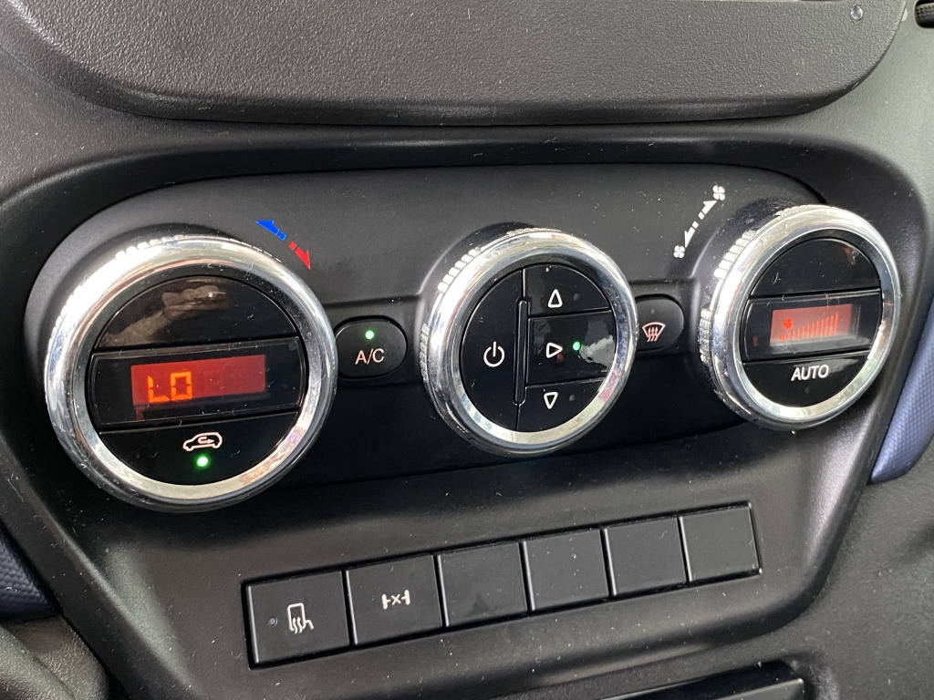 Iveco Daily 65C21 3,6m P+P+LBW Klima Automat. Webasto - Tentinis mikroautobusas: foto 3 Iveco Daily 65C21 3,6m P+P+LBW Klima Automat. Webasto - Tentinis mikroautobusas: foto 3