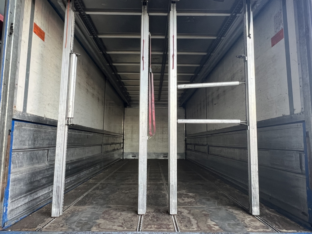 Mercedes-Benz Axor 1833 7m Koffer 2x Schwenkwand LBW Or.382'km - Gėrimų tiekimo sunkvežimis: foto 2 Mercedes-Benz Axor 1833 7m Koffer 2x Schwenkwand LBW Or.382'km - Gėrimų tiekimo sunkvežimis: foto 2