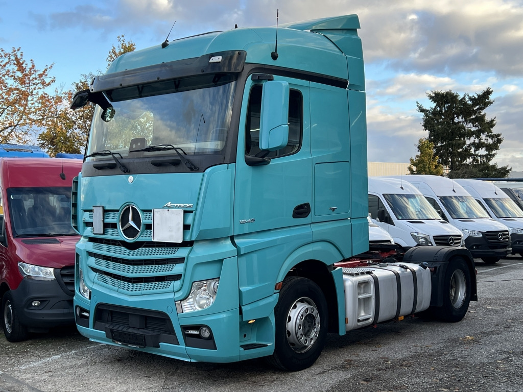 Mercedes-Benz Actros 1845 Klimaautom. Retarder 2x Nebenantrieb - Vilkikas: foto 1 Mercedes-Benz Actros 1845 Klimaautom. Retarder 2x Nebenantrieb - Vilkikas: foto 1