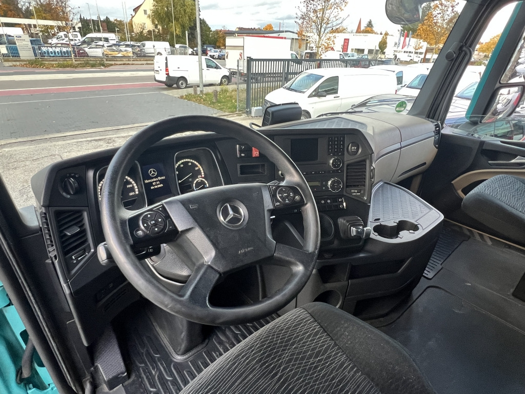 Mercedes-Benz Actros 1845 Klimaautom. Retarder 2x Nebenantrieb - Vilkikas: foto 3 Mercedes-Benz Actros 1845 Klimaautom. Retarder 2x Nebenantrieb - Vilkikas: foto 3