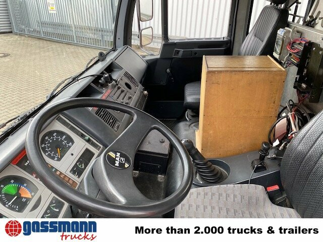 MAN 10.224 LC 4x2 BB Doka, TLF16/12, 6-Zylinder - Gaisrinė mašina: foto 4 MAN 10.224 LC 4x2 BB Doka, TLF16/12, 6-Zylinder - Gaisrinė mašina: foto 4