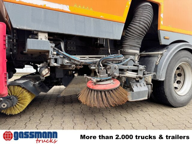 MAN TGM 18.250 4X2 BB, Kehrmaschine Brock SL200/2 - Gatvių šlavimo mašina: foto 3 MAN TGM 18.250 4X2 BB, Kehrmaschine Brock SL200/2 - Gatvių šlavimo mašina: foto 3