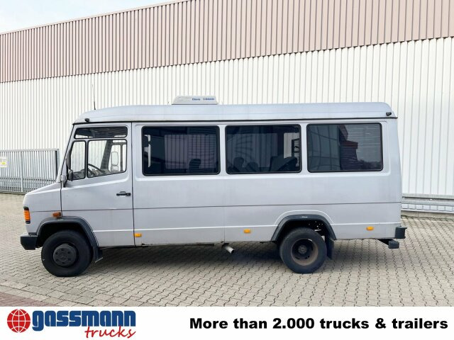 Mercedes-Benz 711 D-KA 4x2, Standklima, 11-Sitze, 2 x on stock - Furgonas sunkvežimis: foto 2 Mercedes-Benz 711 D-KA 4x2, Standklima, 11-Sitze, 2 x on stock - Furgonas sunkvežimis: foto 2