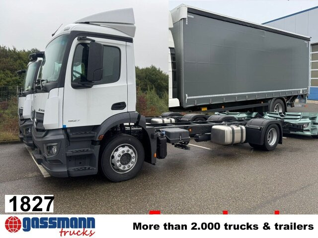 Mercedes-Benz Actros 1827/30 L 4x2, Gardine, LBW - Platforminis/ Bortinis sunkvežimis: foto 1 Mercedes-Benz Actros 1827/30 L 4x2, Gardine, LBW - Platforminis/ Bortinis sunkvežimis: foto 1