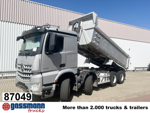Mercedes-Benz Arocs 3251 LK 8x4/4, Retarder, Stahlmulde ca. - Savivartis: foto 1 Mercedes-Benz Arocs 3251 LK 8x4/4, Retarder, Stahlmulde ca. - Savivartis: foto 1