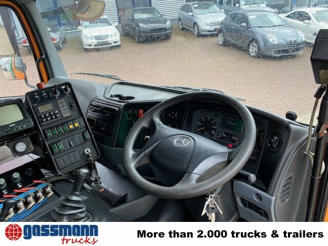 Mercedes-Benz Atego 1524 L 4x2 Kehrmaschine FAUN Viajet - Gatvių šlavimo mašina: foto 3 Mercedes-Benz Atego 1524 L 4x2 Kehrmaschine FAUN Viajet - Gatvių šlavimo mašina: foto 3