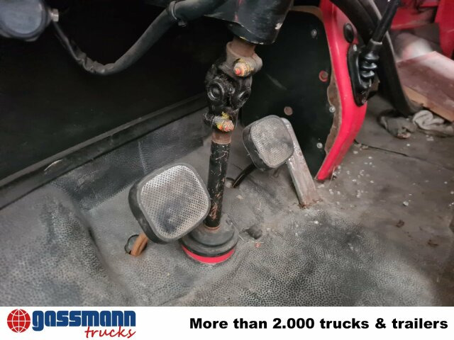 Mercedes-Benz LP 813 4x2 TLF8 Feuerwehr - Gaisrinė mašina: foto 4 Mercedes-Benz LP 813 4x2 TLF8 Feuerwehr - Gaisrinė mašina: foto 4