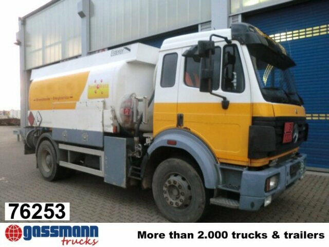Mercedes-Benz SK 1824 L 4x2, Esterer Tankaufbau ca. 13.100l, 2 - Autocisterna: foto 1 Mercedes-Benz SK 1824 L 4x2, Esterer Tankaufbau ca. 13.100l, 2 - Autocisterna: foto 1