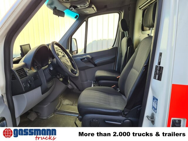 Mercedes-Benz Sprinter 316 KA 4x2, Rettungswagen - Krovininis mikroautobusas: foto 5 Mercedes-Benz Sprinter 316 KA 4x2, Rettungswagen - Krovininis mikroautobusas: foto 5