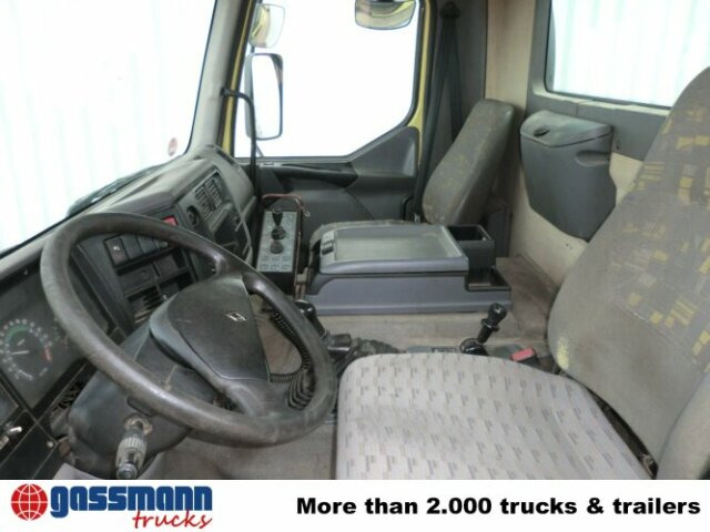 Nuožulnaus pakėlimo ant platformos sunkvežimis Renault Premium 250 4x2: foto 6 Nuožulnaus pakėlimo ant platformos sunkvežimis Renault Premium 250 4x2: foto 6