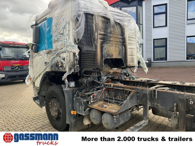 Volvo FM 380 6x4 R mit Brandschaden - Savivartis sunkvežimis: foto 2 Volvo FM 380 6x4 R mit Brandschaden - Savivartis sunkvežimis: foto 2