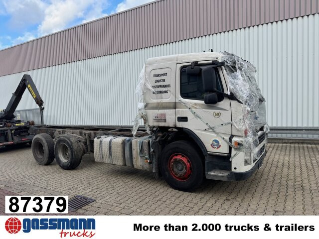 Volvo FM 380 6x4 R mit Brandschaden - Savivartis sunkvežimis: foto 1 Volvo FM 380 6x4 R mit Brandschaden - Savivartis sunkvežimis: foto 1