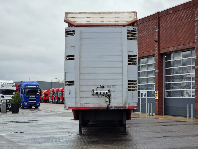 CUPPERS 3 deck livestock trailer - Water & Ventilation - Loadlift - Steering axle - Gyvulių pervežimo puspriekabė: foto 3 CUPPERS 3 deck livestock trailer - Water & Ventilation - Loadlift - Steering axle - Gyvulių pervežimo puspriekabė: foto 3